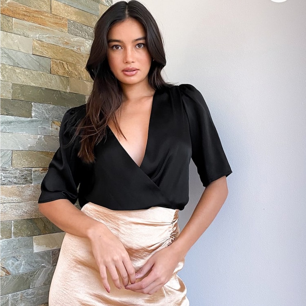 Lulus Leave ‘Em Black Deep V Bodysuit size Small